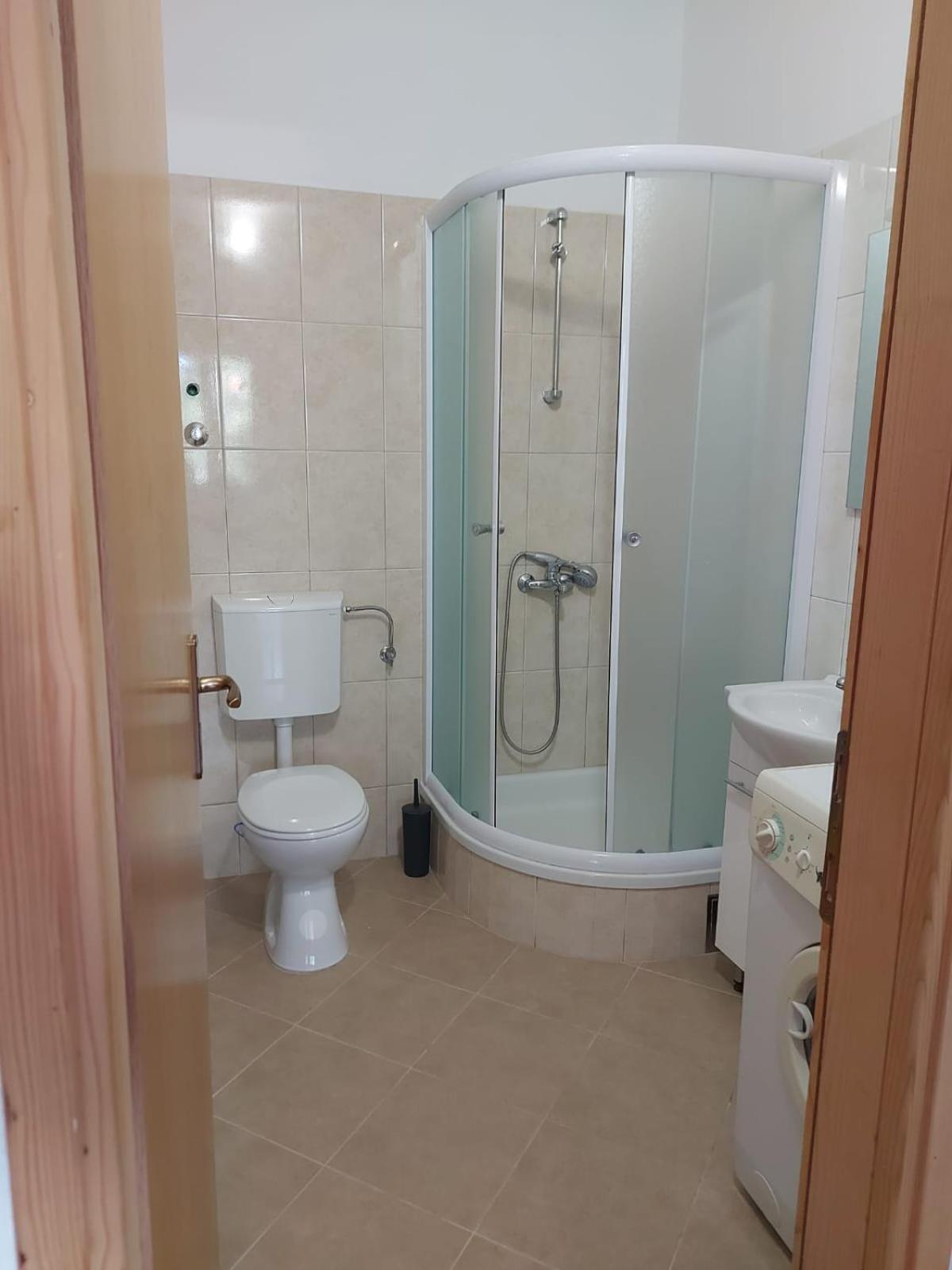 Apartmani Neva マカルスカ エクステリア 写真