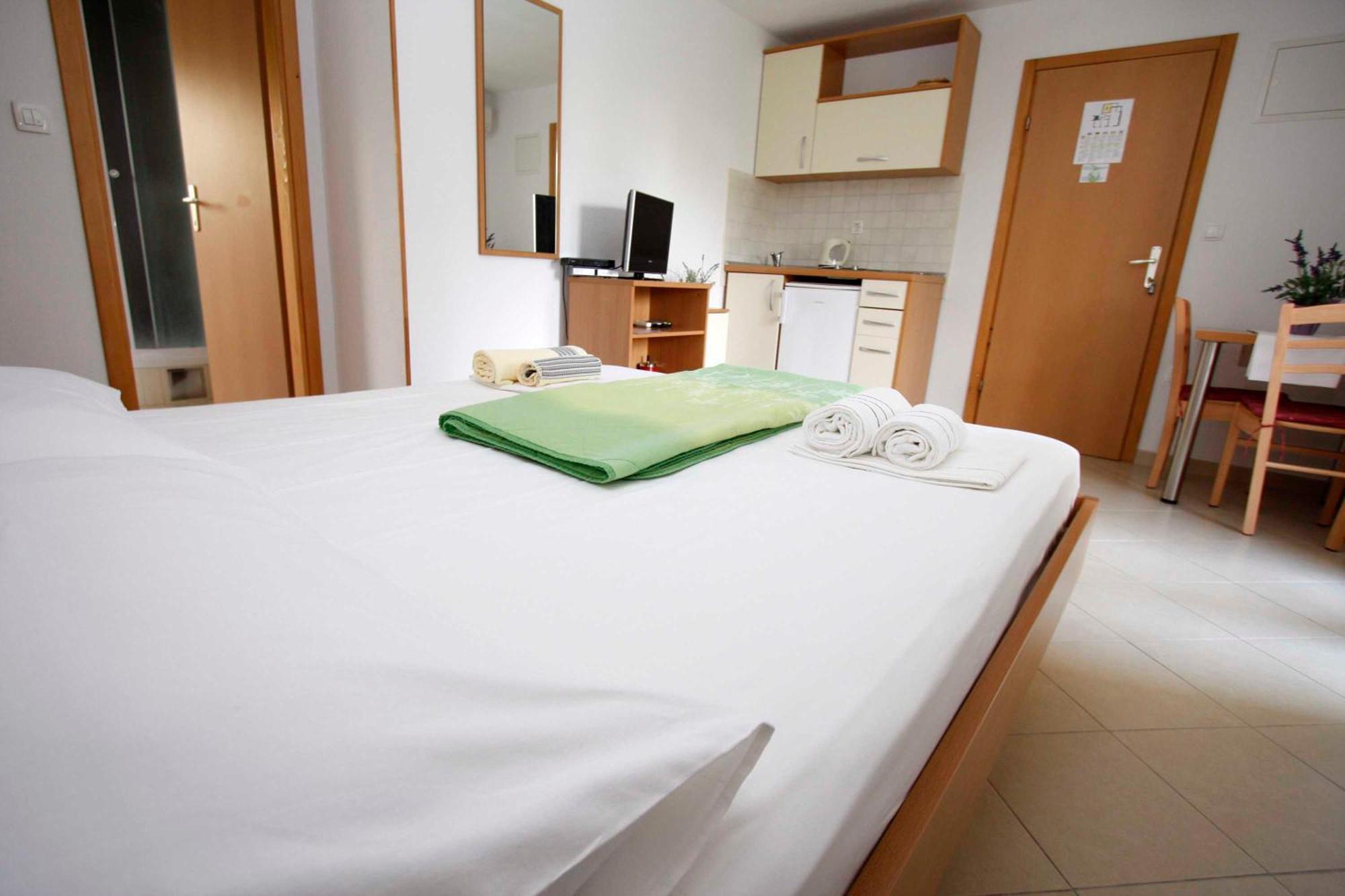 Apartmani Neva マカルスカ エクステリア 写真